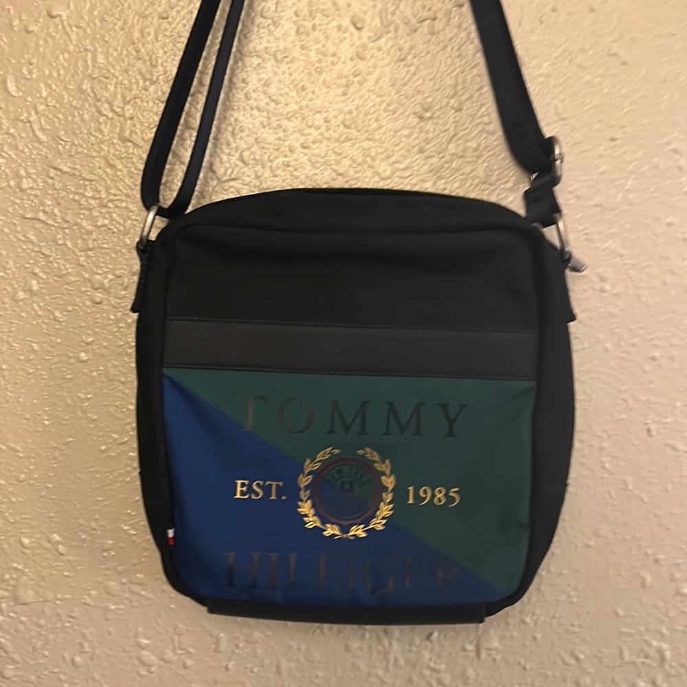 Tommy Hilfiger bag